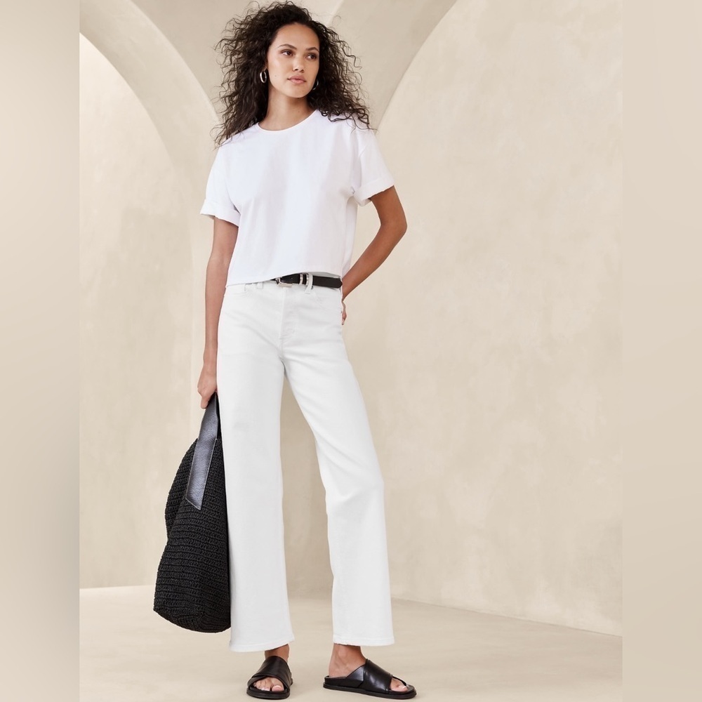 NEW! Banana Republic Optic White Ultra High-Rise Wide-Leg Crop Jean - Size 33 🖤